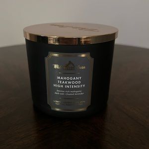 Bath and Body Works candle